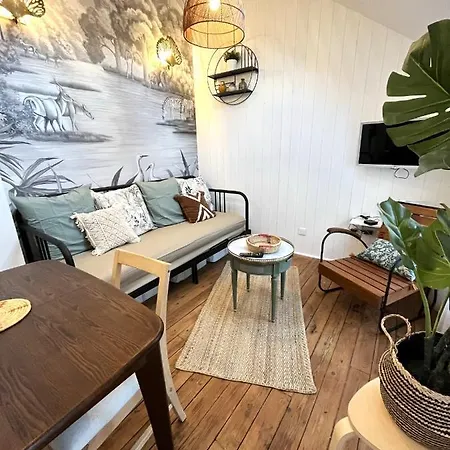Cliquot Tiny House